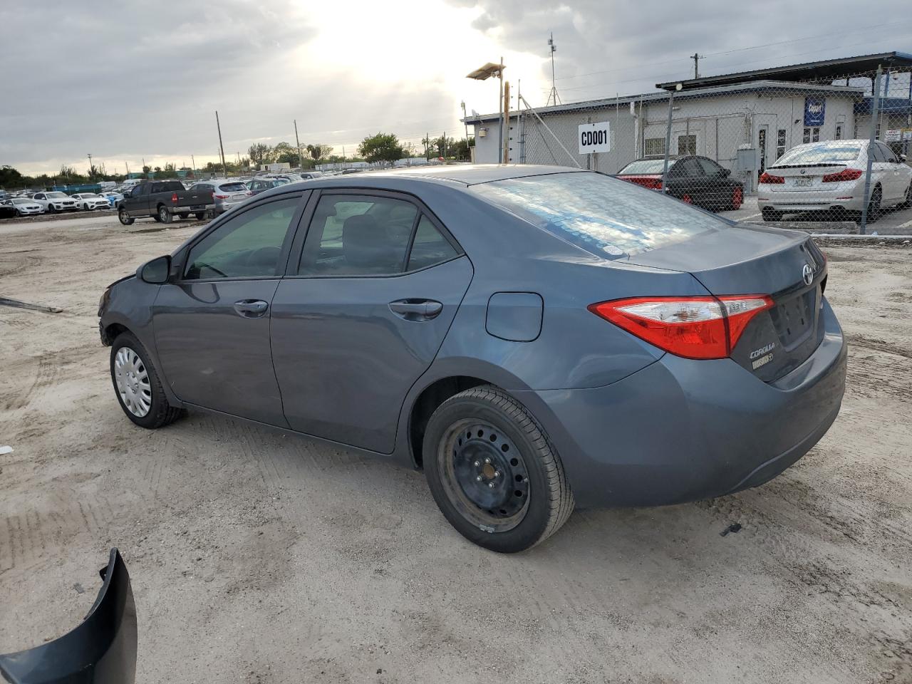 Изображение 2 2015 TOYOTA COROLLA L 2015 с VIN 2T1BURHE0FC303876