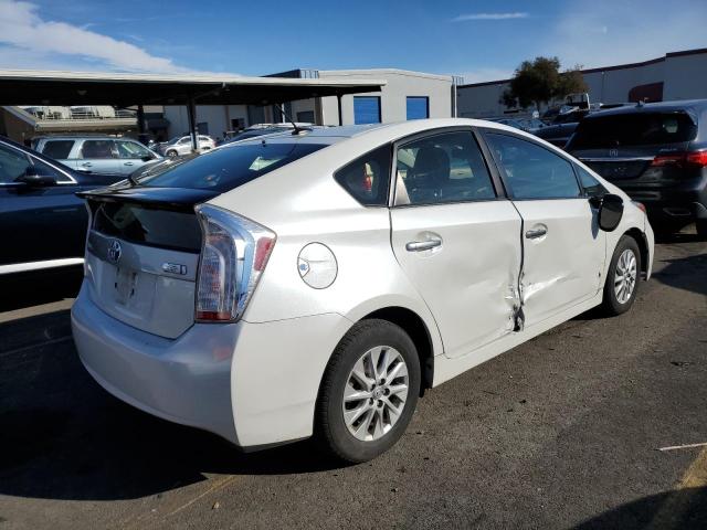 Image 3 of 2013 TOYOTA PRIUS PLUG-IN  2013 with VIN JTDKN3DP4D3039858