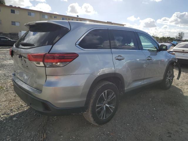 Obraz 3 z 2019 TOYOTA HIGHLANDER LE 2019 z VIN 5TDZARFH1KS061556