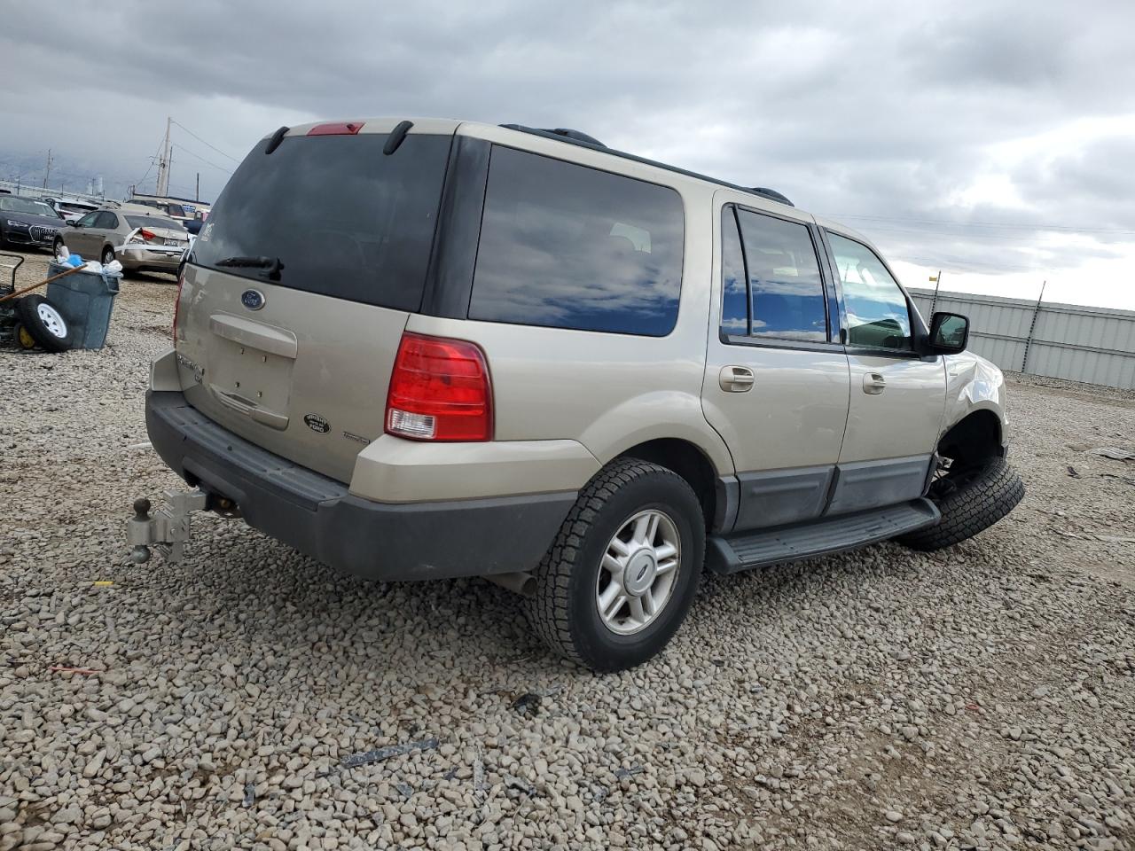 Image 3 of 2004 FORD EXPEDITION XLT 2004 with VIN 1FMPU16L54LA96430