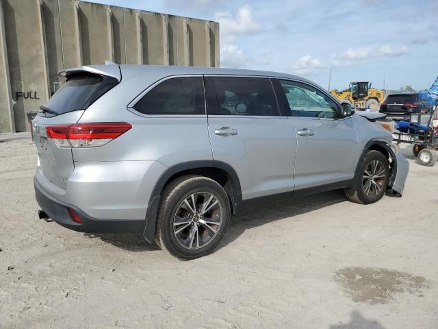 Изображение 3 2019 TOYOTA HIGHLANDER LE 2019 с VIN 5TDBZRFH9KS959638