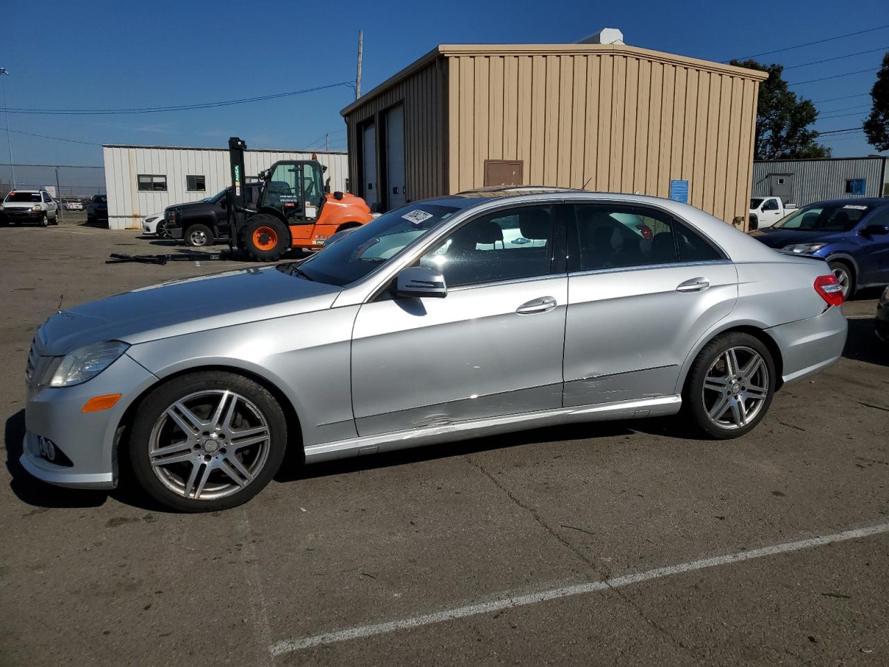 Obraz 1 z 2010 MERCEDES-BENZ E 350 4MATIC 2010 z VIN WDDHF8HB4AA064355