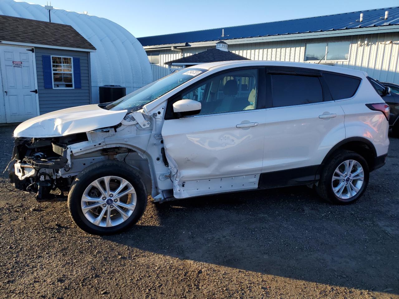 Изображение 1 2017 FORD ESCAPE SE 2017 с VIN 1FMCU9GD3HUD03692