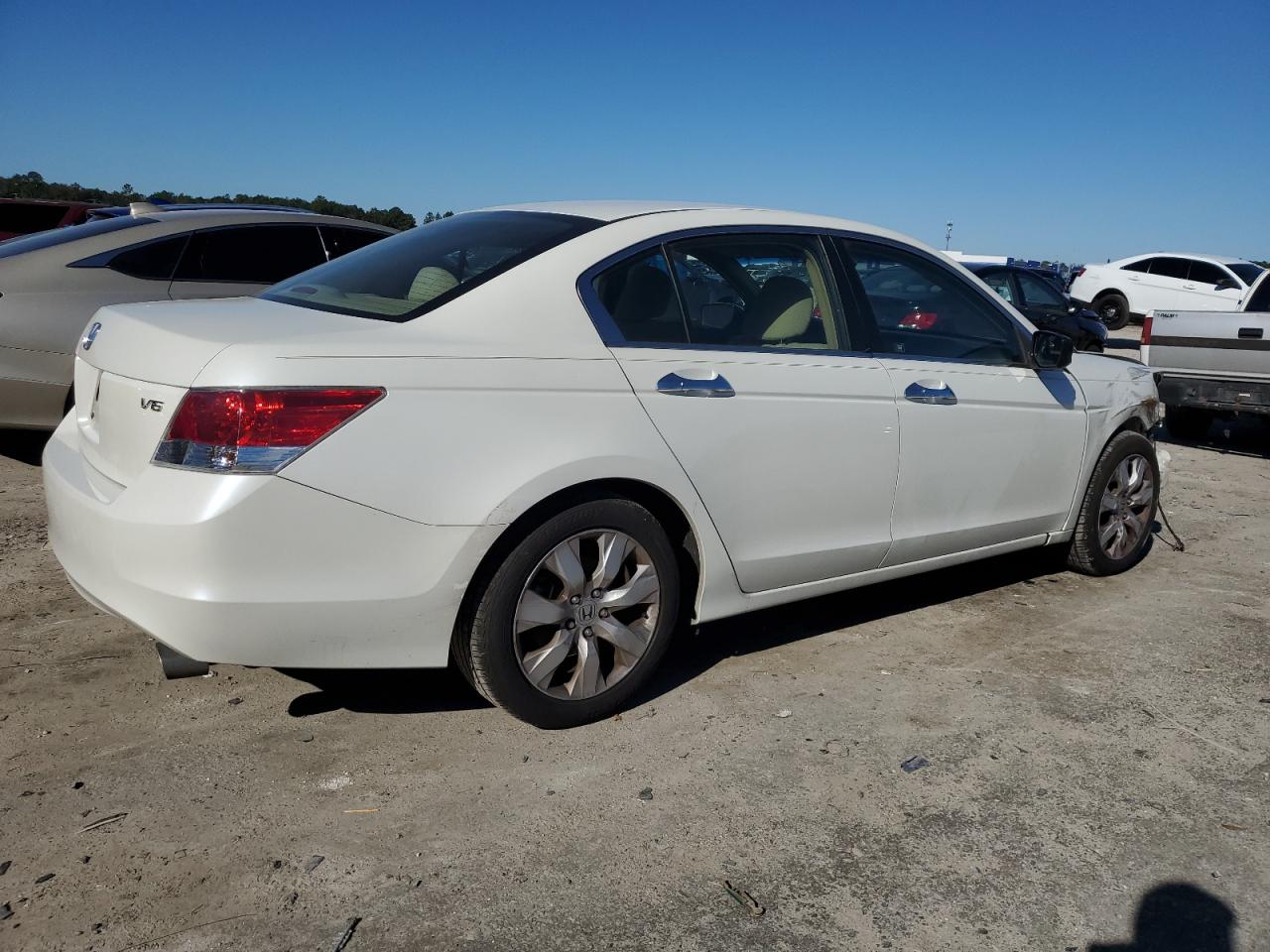 Image 3 of 2009 HONDA ACCORD EX 2009 with VIN 1HGCP36729A003294