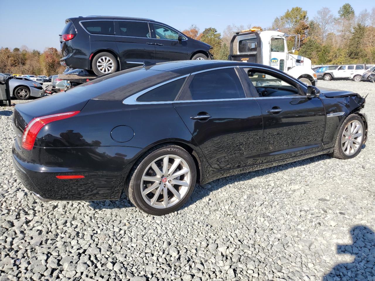 Image 3 of 2015 JAGUAR XJ  2015 with VIN SAJWA1CZ7F8V82312