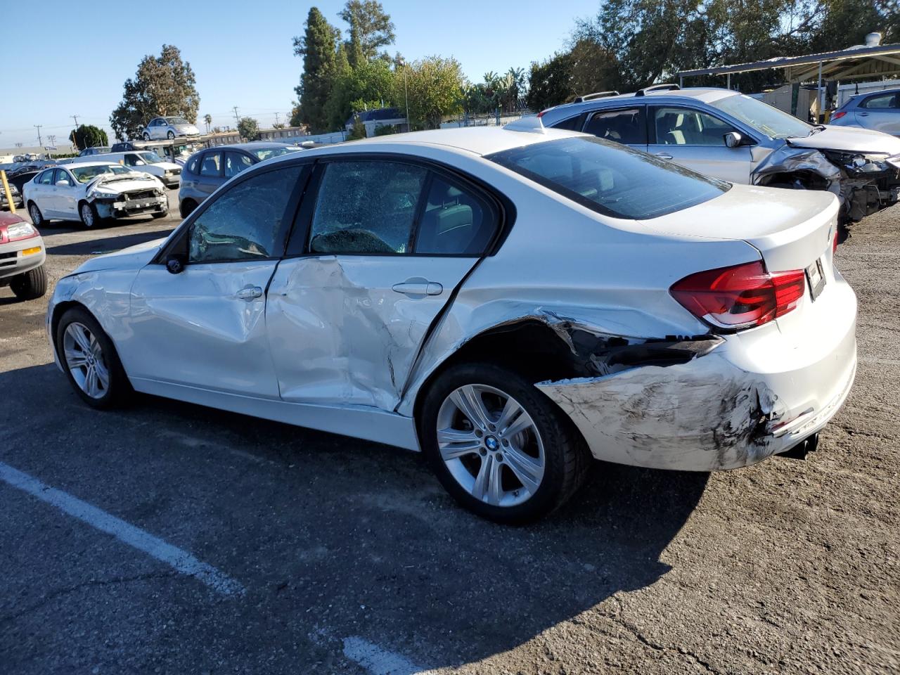 Obraz 2 z 2016 BMW 328 I SULEV 2016 z VIN WBA8E9G53GNU28276