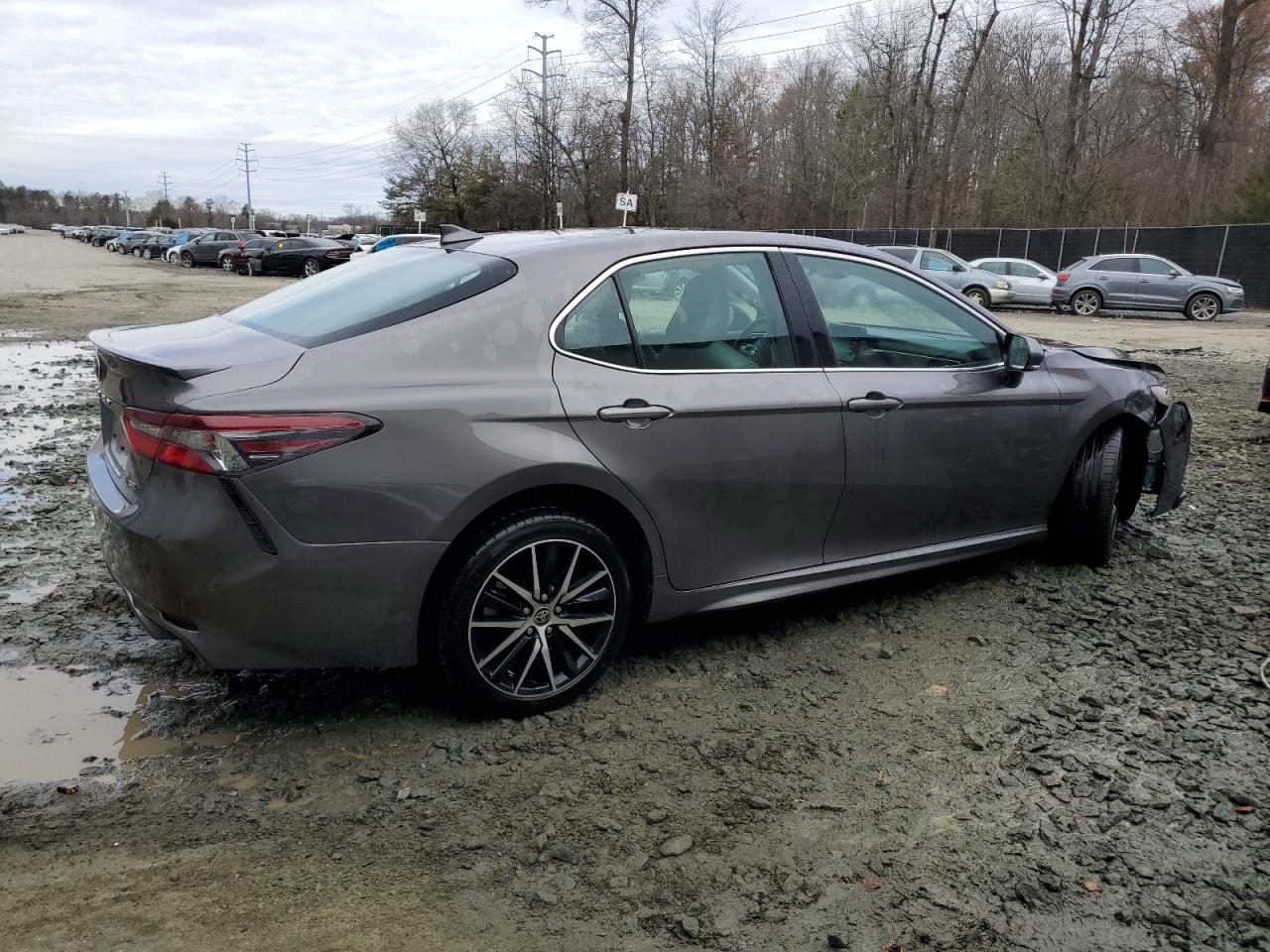 Image 3 of 2022 TOYOTA CAMRY SE 2022 with VIN 4T1G11AKXNU642934