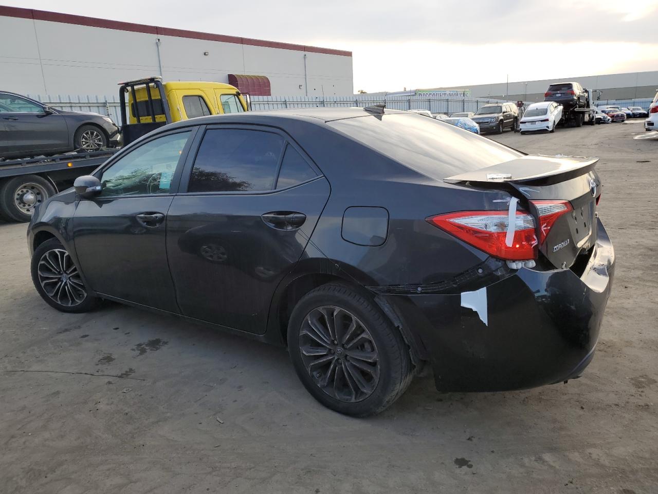 Obraz 2 z 2016 TOYOTA COROLLA L 2016 z VIN 5YFBURHE1GP467350