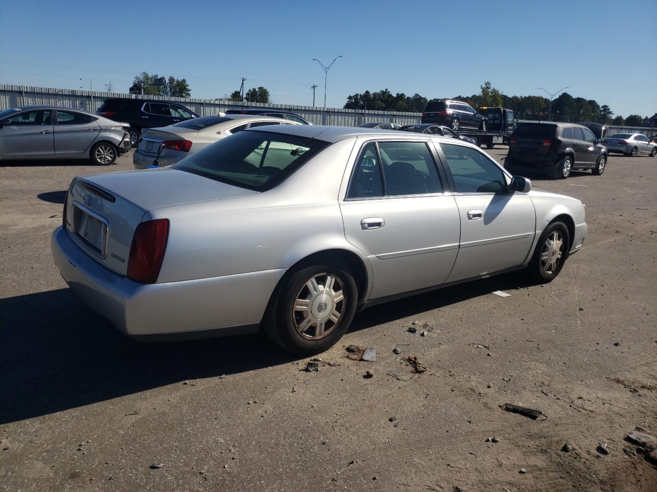 Obraz 3 z 2003 CADILLAC DEVILLE  2003 z VIN 1G6KD54Y33U108378