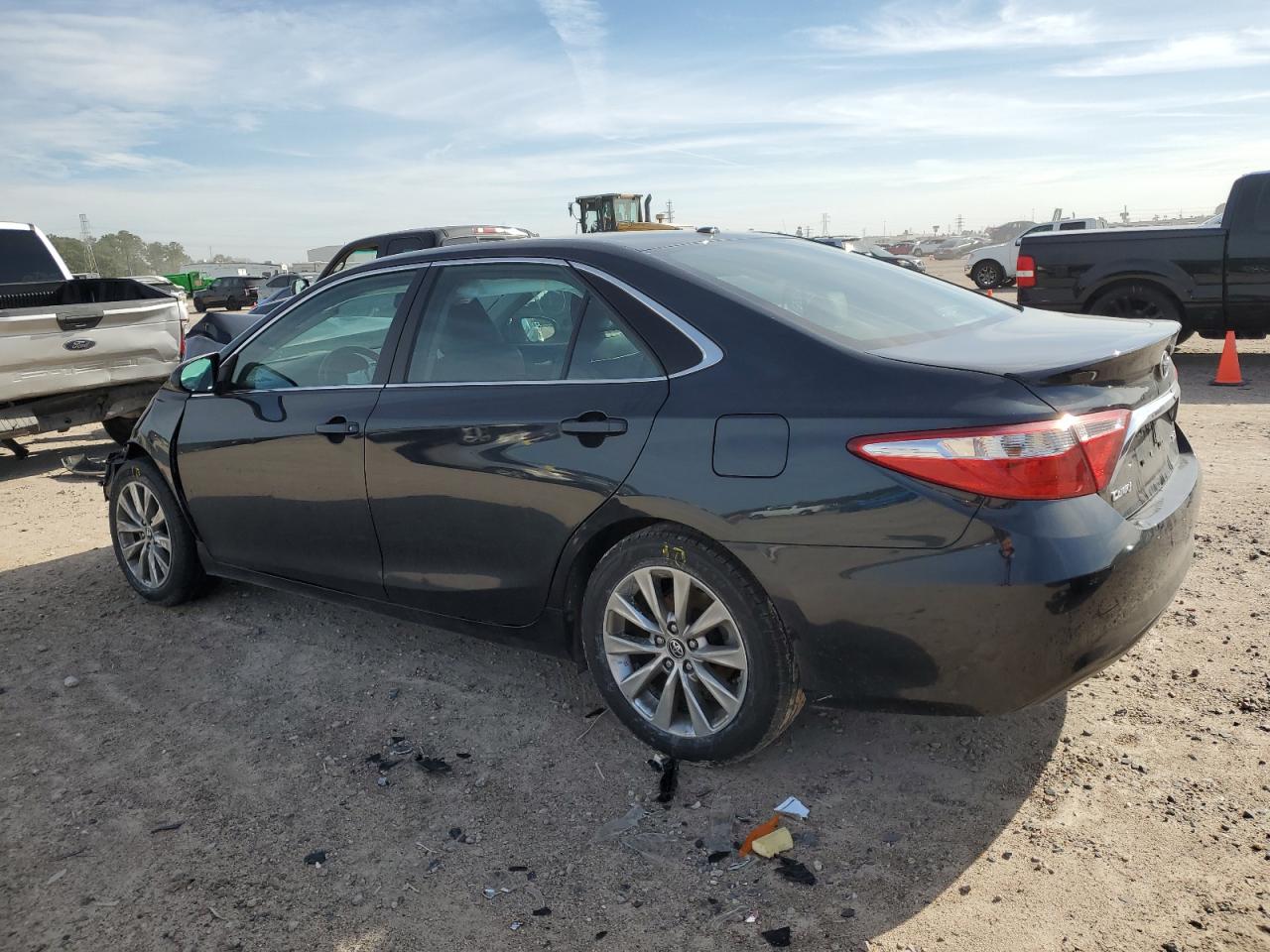 Obraz 2 z 2015 TOYOTA CAMRY LE 2015 z VIN 4T1BF1FK4FU939879