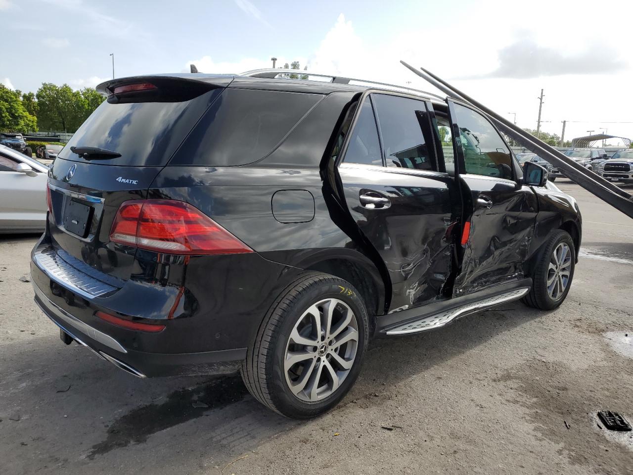 Image 3 of 2019 MERCEDES-BENZ GLE 400 4MATIC 2019 with VIN 4JGDA5GB4KB217492