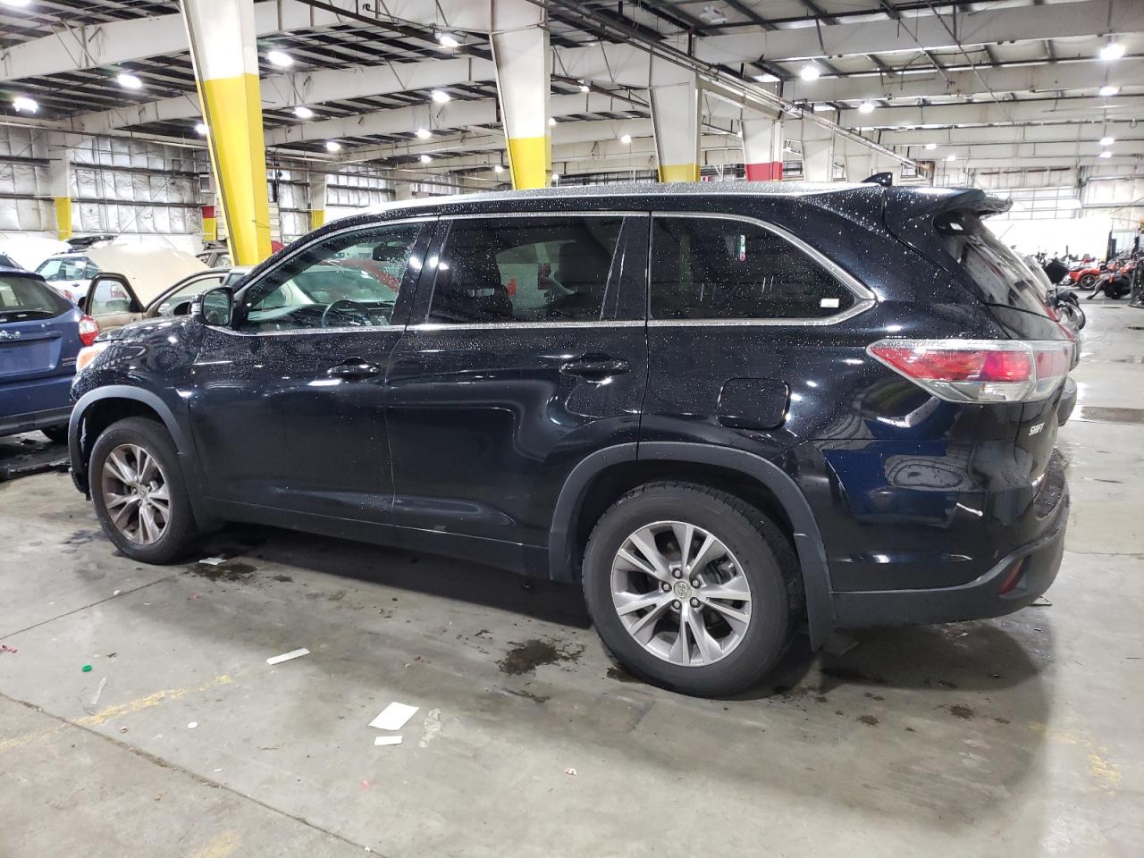Image 2 of 2014 TOYOTA HIGHLANDER XLE 2014 with VIN 5TDJKRFH4ES009837