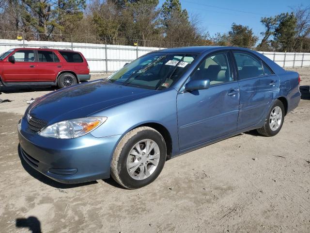 Image 1 of 2004 TOYOTA CAMRY LE 2004 with VIN 4T1BF30K64U581606
