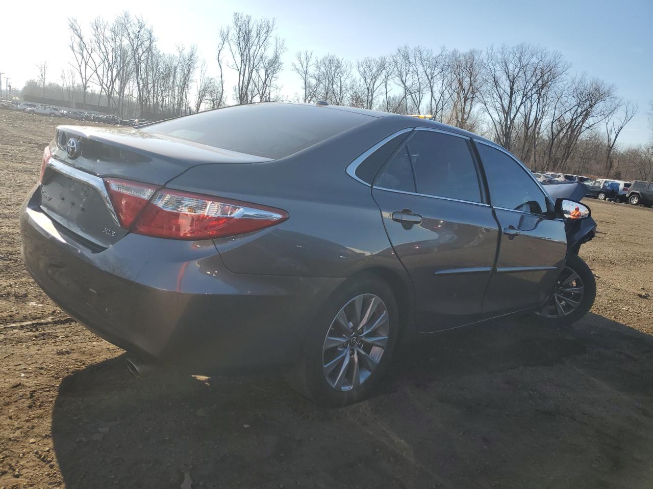Image 3 of 2016 TOYOTA CAMRY LE 2016 with VIN 4T1BF1FK5GU603952