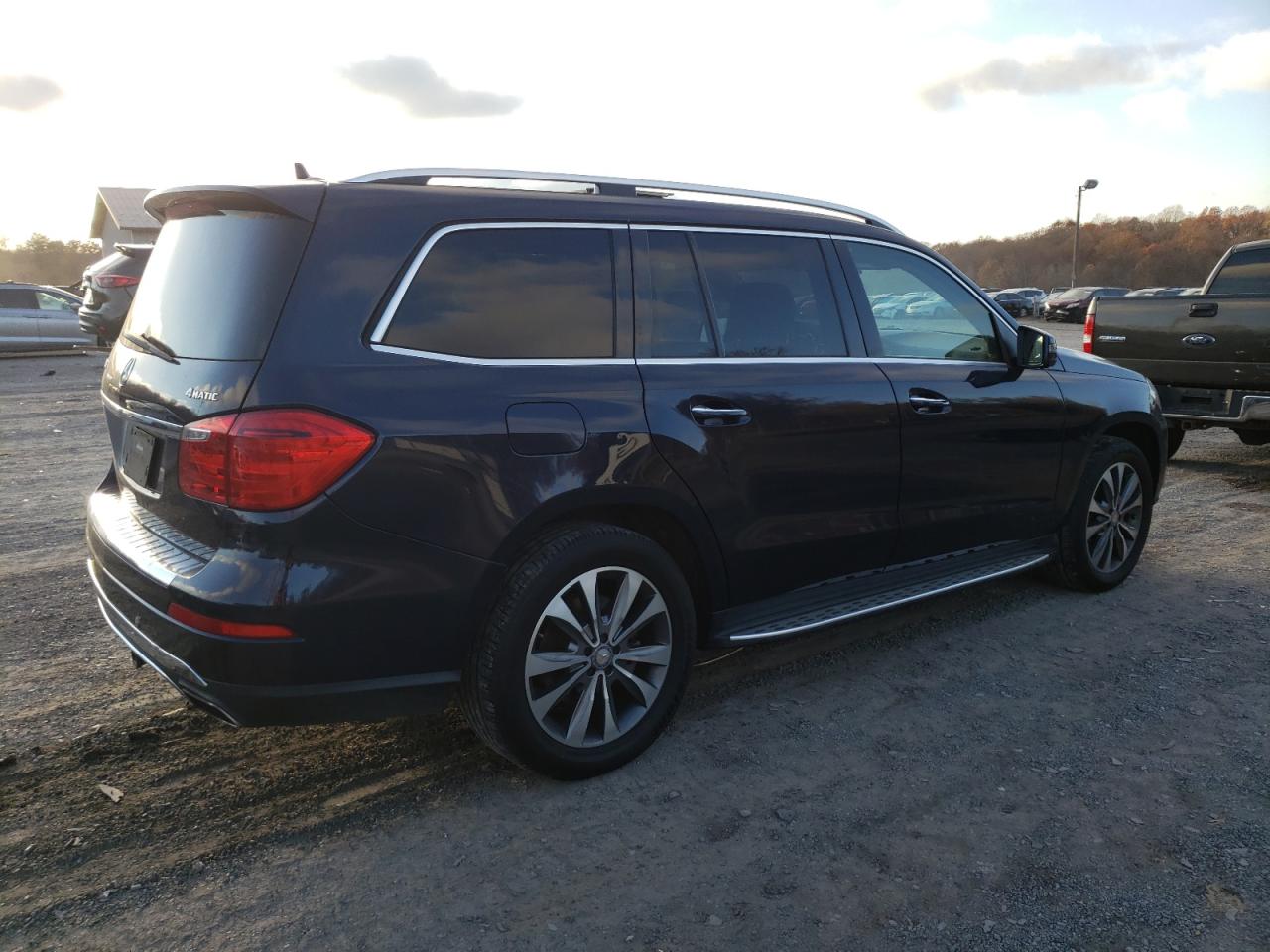 Image 3 of Mercedes-Benz Gl 450 4Matic 2015 with VIN 4JGDF6EE9FA608167