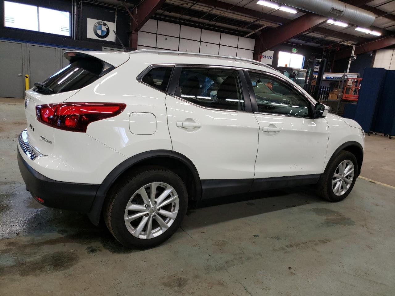 Image 3 of 2017 NISSAN ROGUE SPORT S 2017 with VIN JN1BJ1CR8HW113924