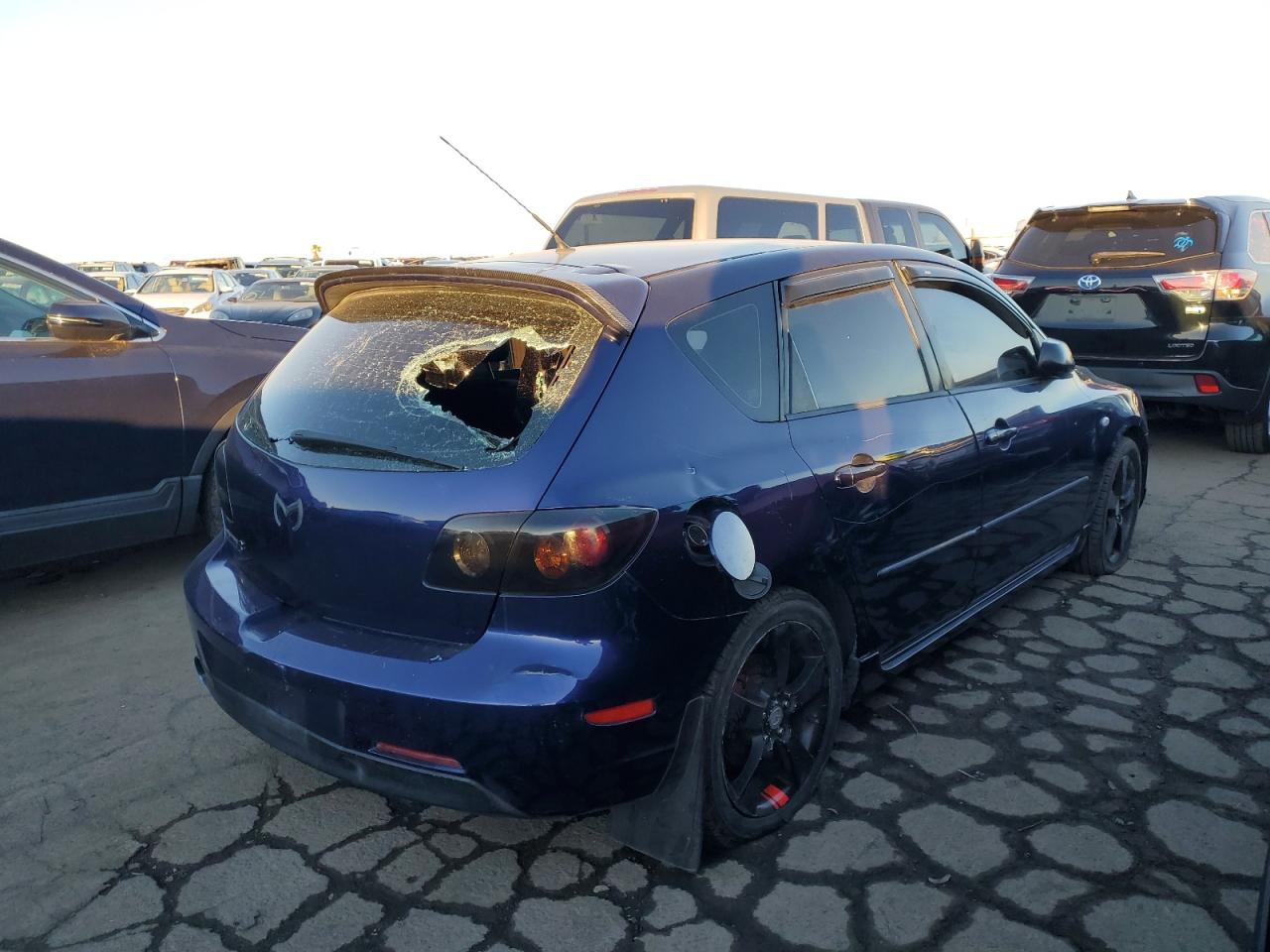 Изображение 3 2004 MAZDA 3 HATCHBACK 2004 с VIN JM1BK343X41133602