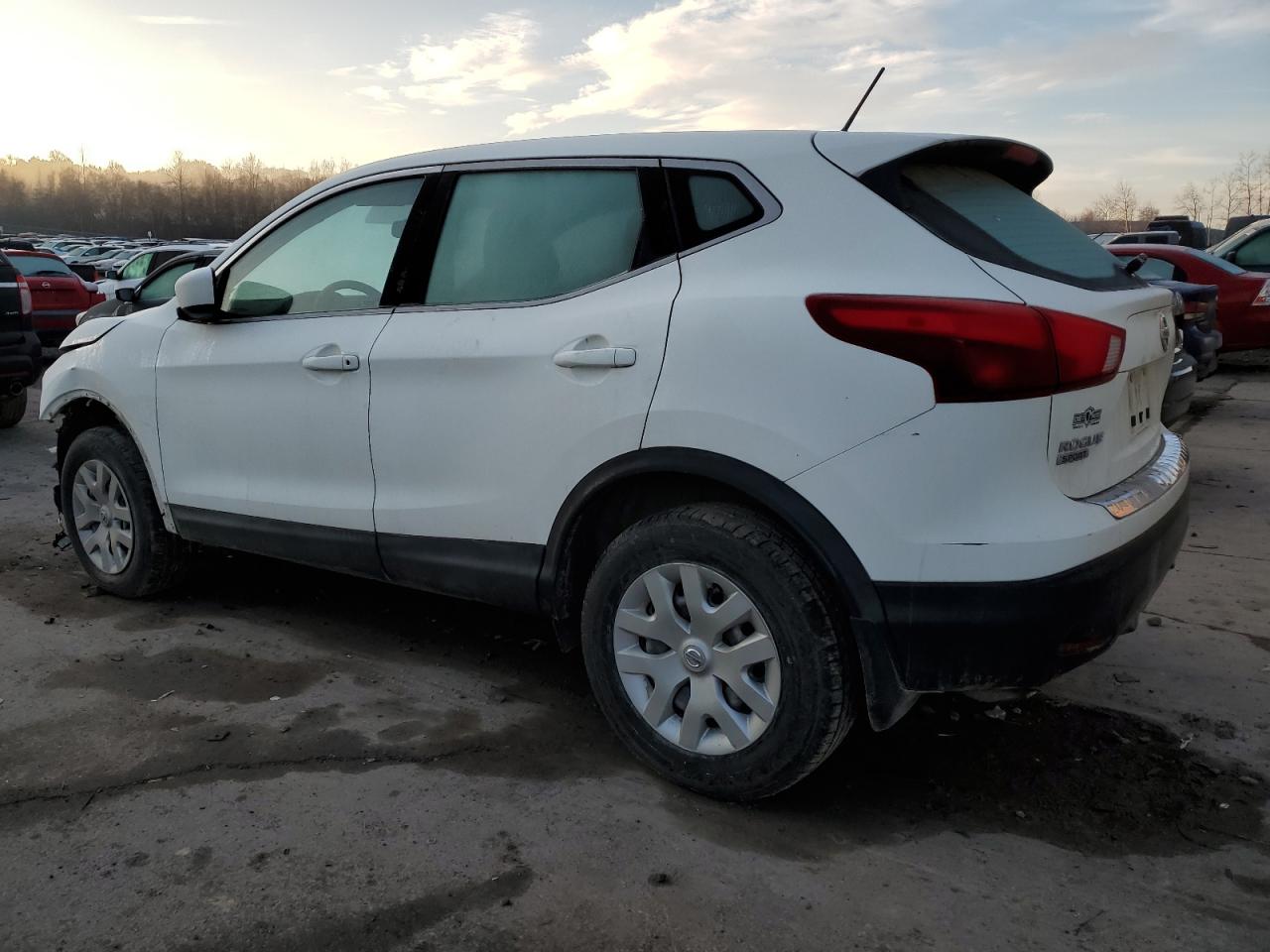 Изображение 2 2018 NISSAN ROGUE SPORT S 2018 с VIN JN1BJ1CR9JW254345