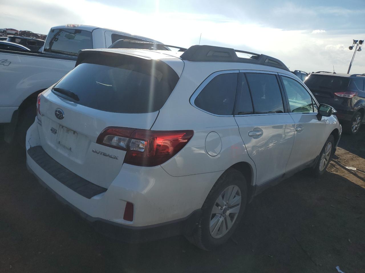 Obraz 3 z 2015 SUBARU OUTBACK 2.5I PREMIUM 2015 z VIN 4S4BSBHC3F3280528