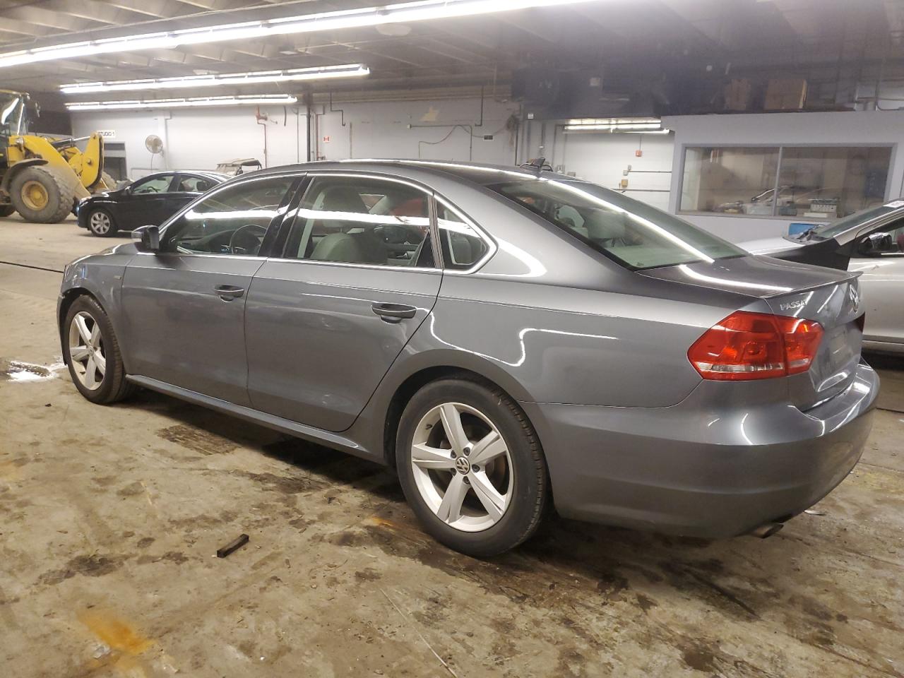 Obraz 2 z 2015 VOLKSWAGEN PASSAT S 2015 z VIN 1VWAS7A33FC121920