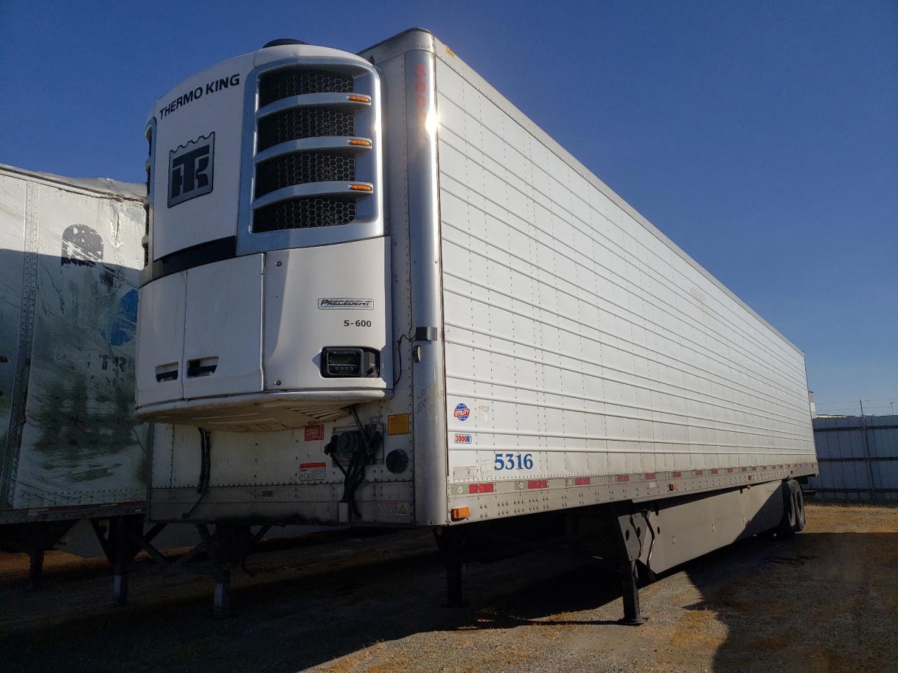 Obraz 3 z 2015 UTILITY 53 2015 z VIN 1UYVS2536FU233916