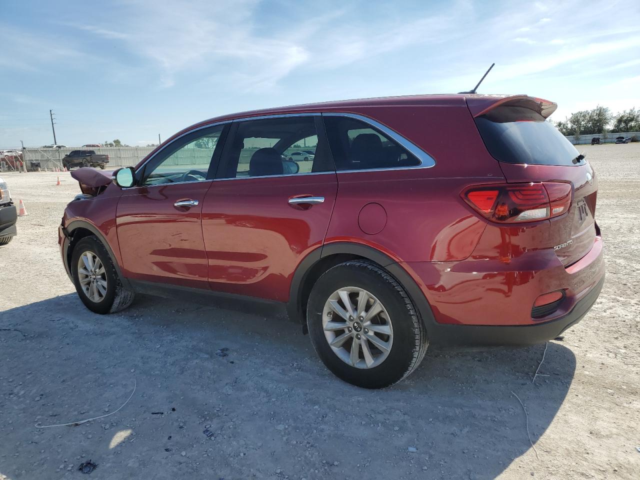 Изображение 2 2019 KIA SORENTO L 2019 с VIN 5XYPG4A35KG457443