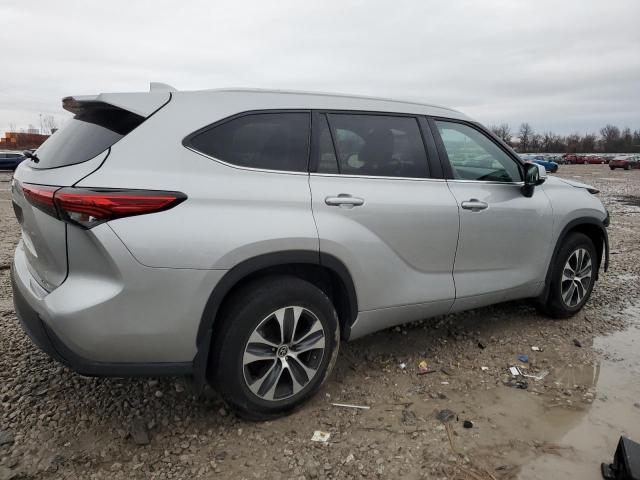 Изображение 3 2022 TOYOTA HIGHLANDER XLE 2022 с VIN 5TDGZRBH1NS578737