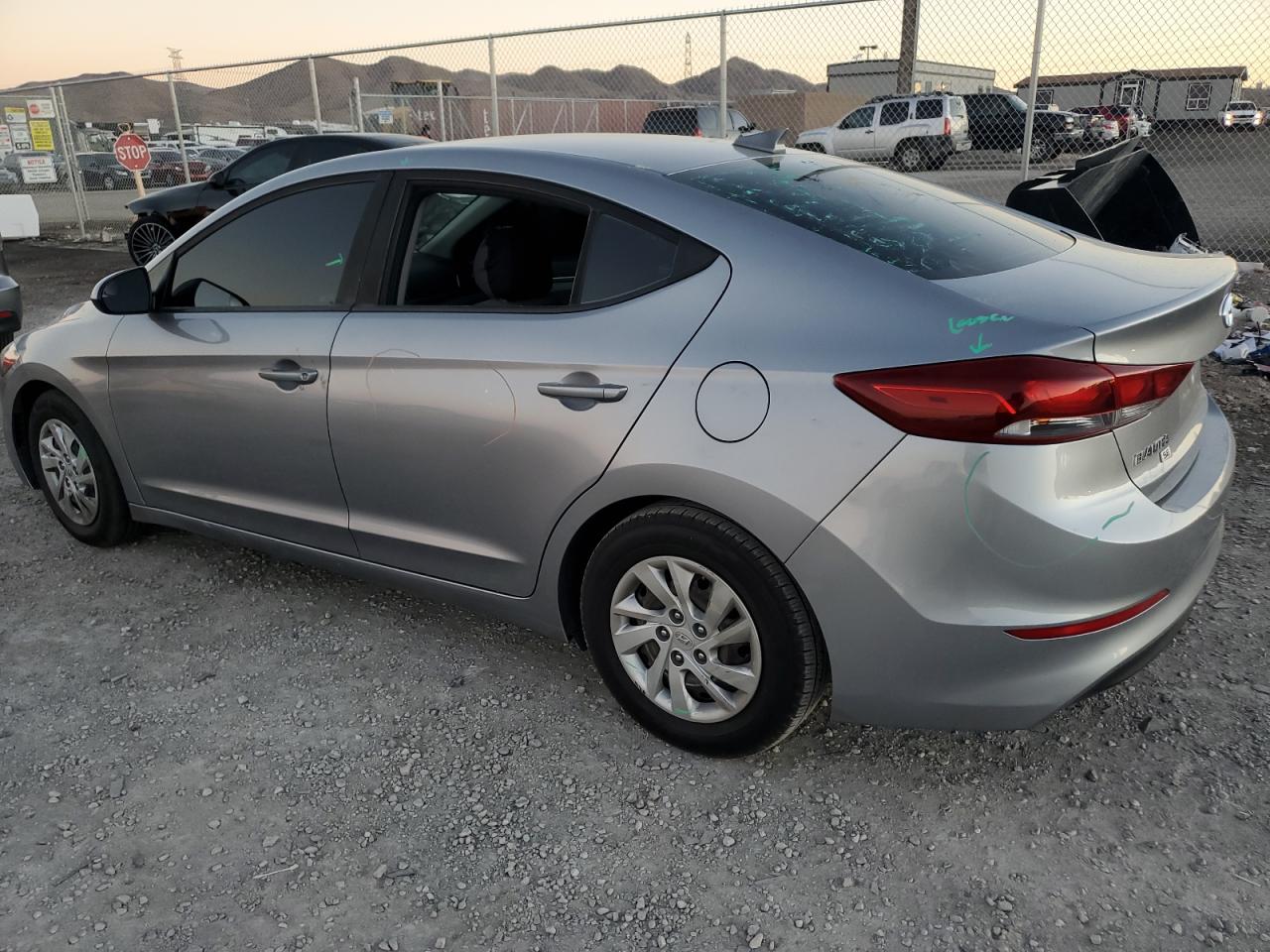 Изображение 2 2017 HYUNDAI ELANTRA SE 2017 с VIN 5NPD74LF3HH104372