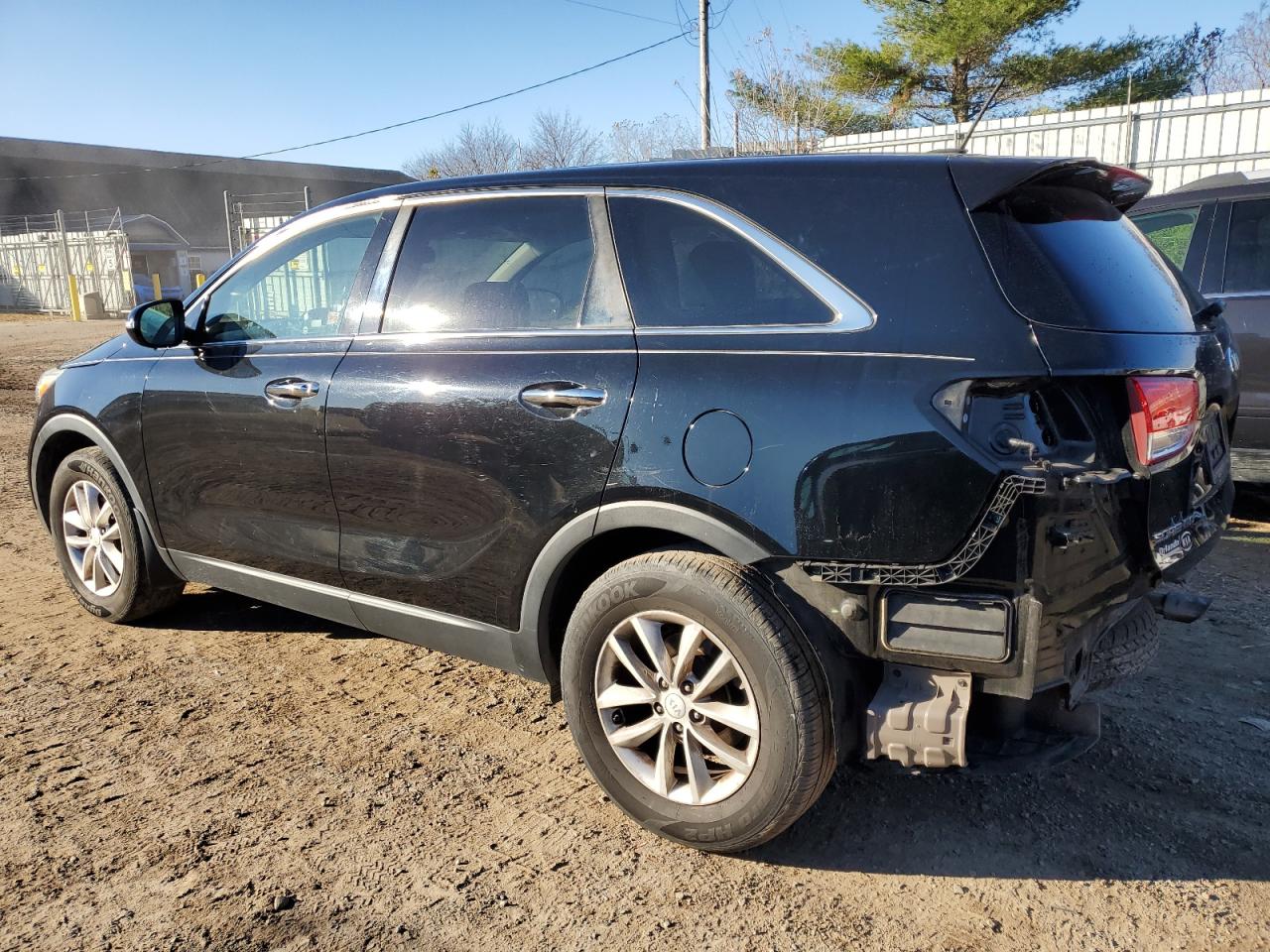 Изображение 2 2017 KIA SORENTO LX 2017 с VIN 5XYPG4A3XHG277917