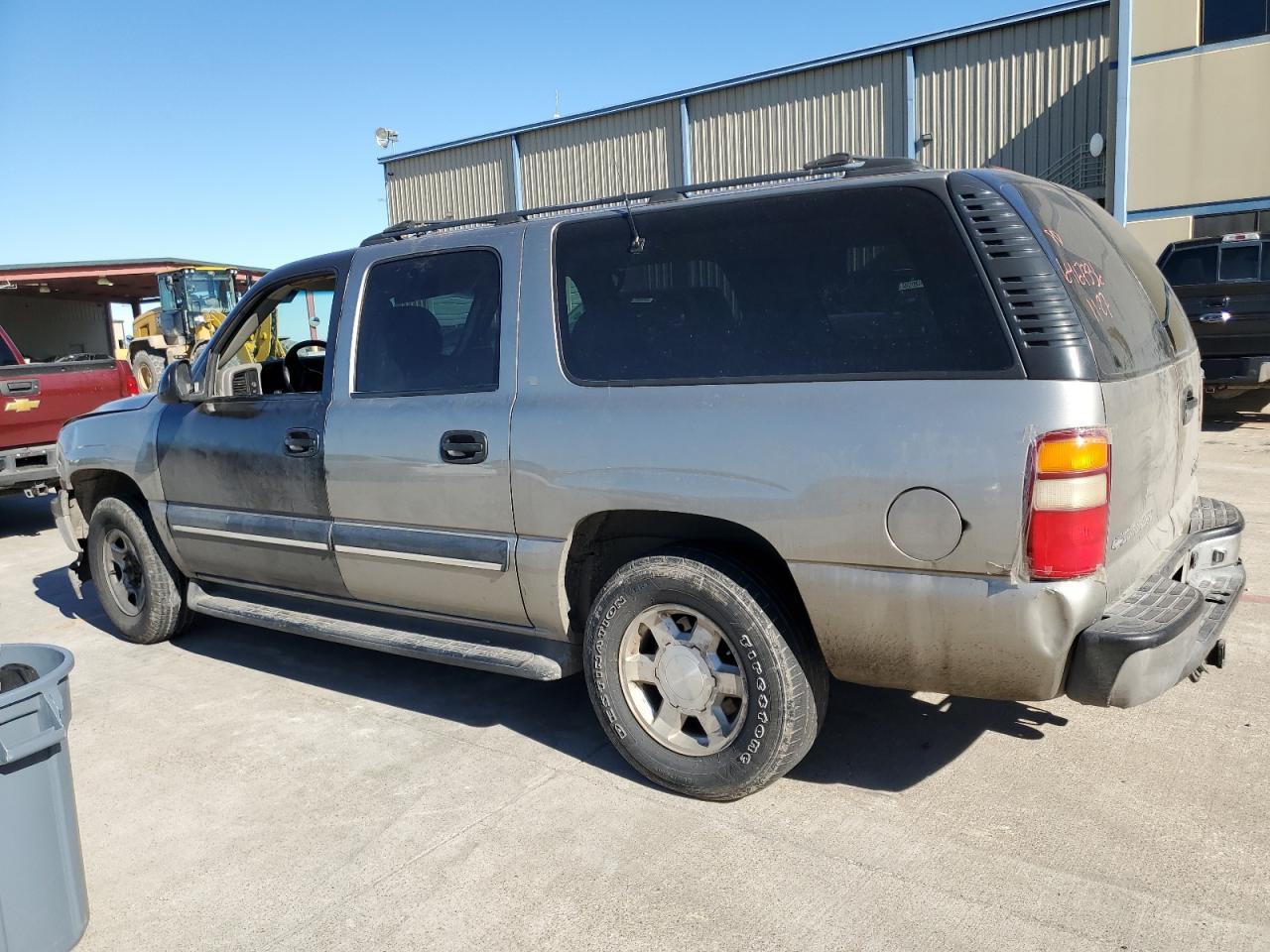 Obraz 2 z 2001 CHEVROLET SUBURBAN C1500 2001 z VIN 3GNEC16T81G189120
