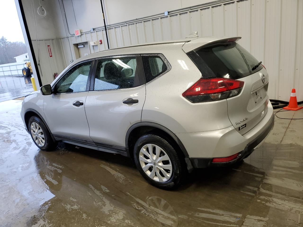 Изображение 2 2018 NISSAN ROGUE S 2018 с VIN KNMAT2MV6JP564225