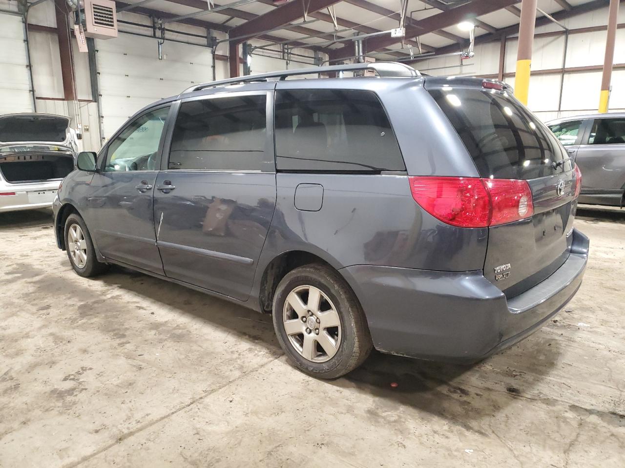 Obraz 2 z 2008 TOYOTA SIENNA XLE 2008 z VIN 5TDZK22C08S151045