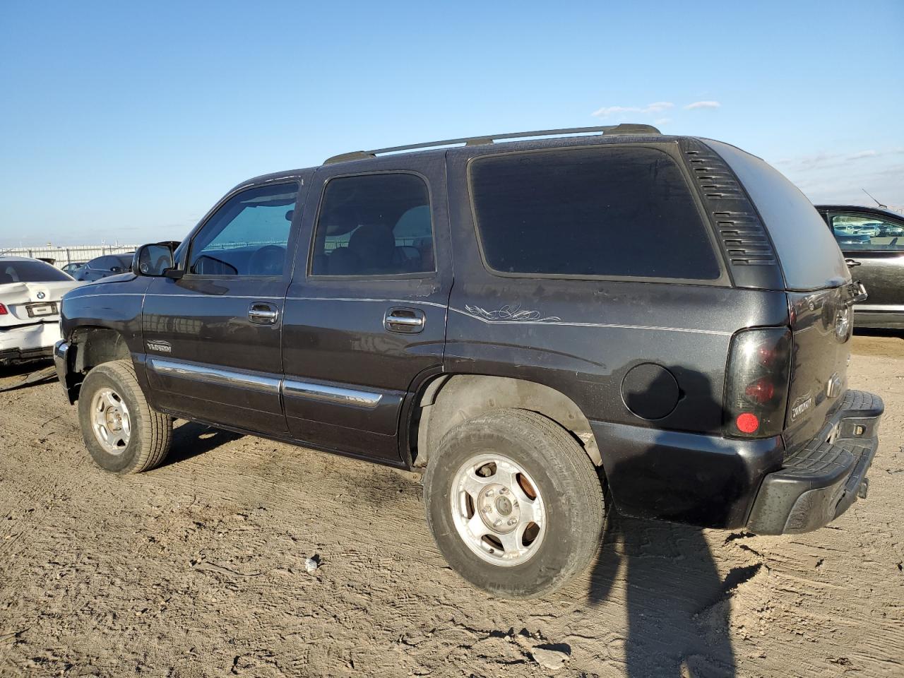 Obraz 2 z 2004 GMC YUKON  2004 z VIN 1GKEC13V64J306604