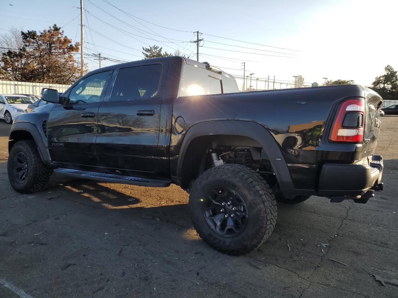 Изображение 2 2022 RAM 1500 TRX 2022 с VIN 1C6SRFU97NN344842