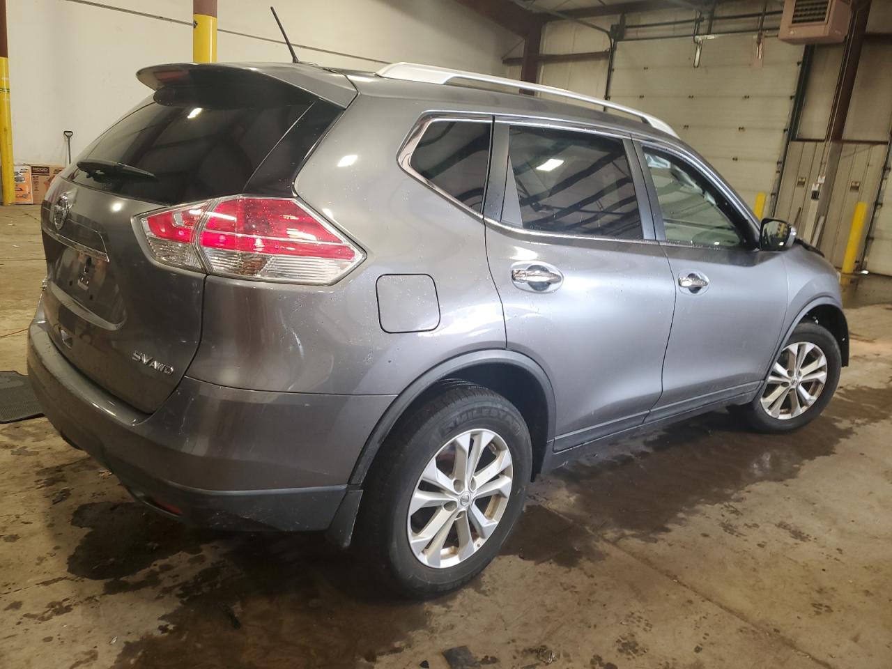 Изображение 3 2015 NISSAN ROGUE S 2015 с VIN KNMAT2MV1FP572983