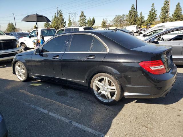 Obraz 2 z 2013 MERCEDES-BENZ C 250 2013 z VIN WDDGF4HB0DR277636