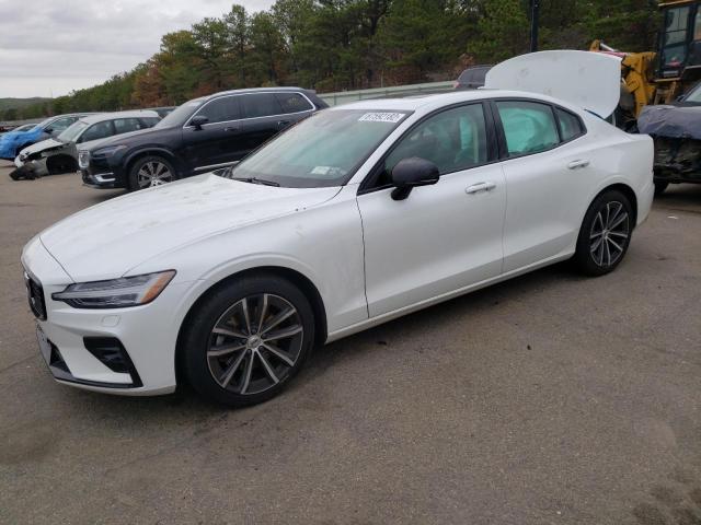 Obraz 1 z 2022 VOLVO S60 B5 MOMENTUM 2022 z VIN 7JRL12FZ4NG161818