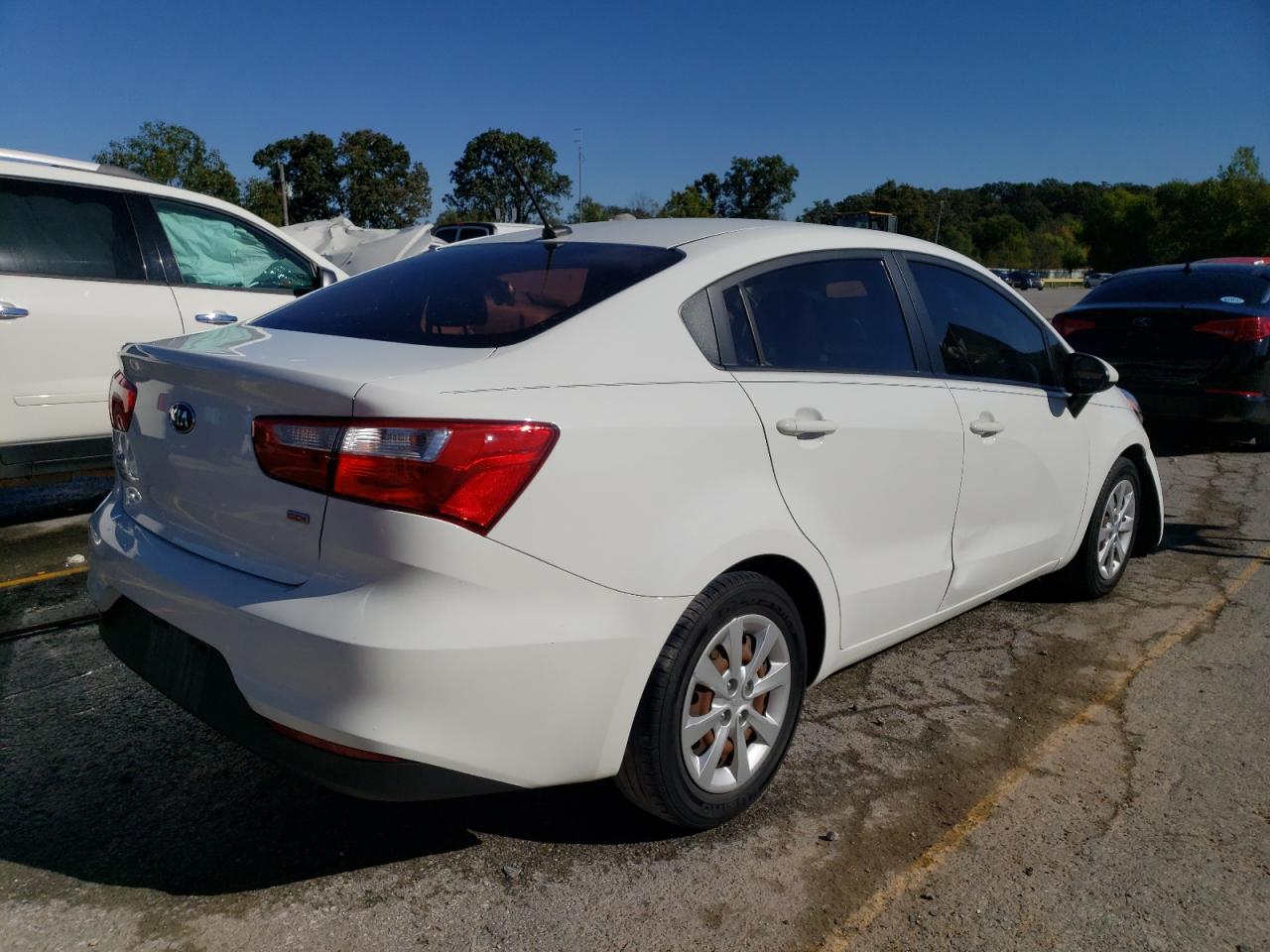 Изображение 3 2016 KIA RIO LX 2016 с VIN KNADM4A38G6620993