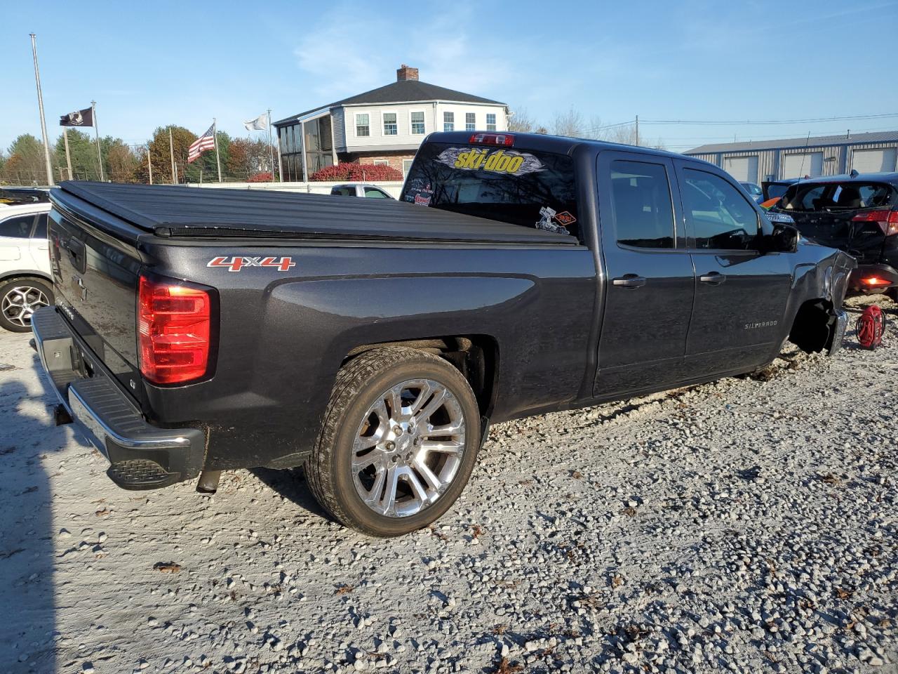 Image 3 of 2016 CHEVROLET SILVERADO K1500 LT 2016 with VIN 1GCVKREC1GZ311207