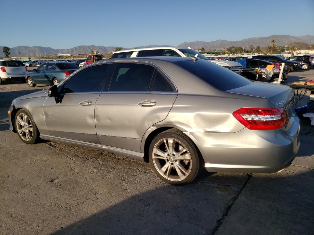 Изображение 2 2013 MERCEDES-BENZ E 350 2013 с VIN WDDHF5KB8DA773043