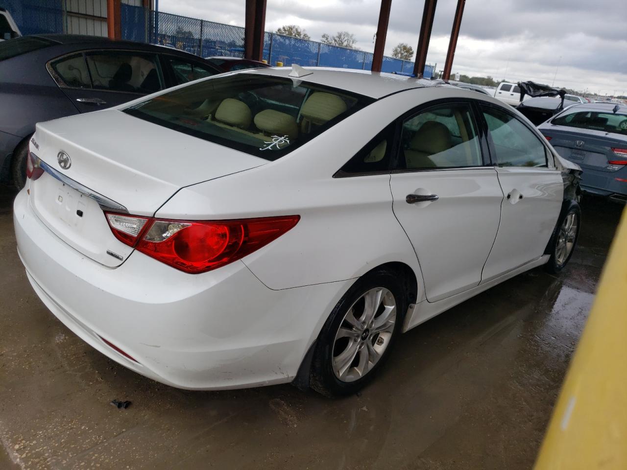 Image 3 of 2013 HYUNDAI SONATA SE 2013 with VIN 5NPEC4AC7DH526213