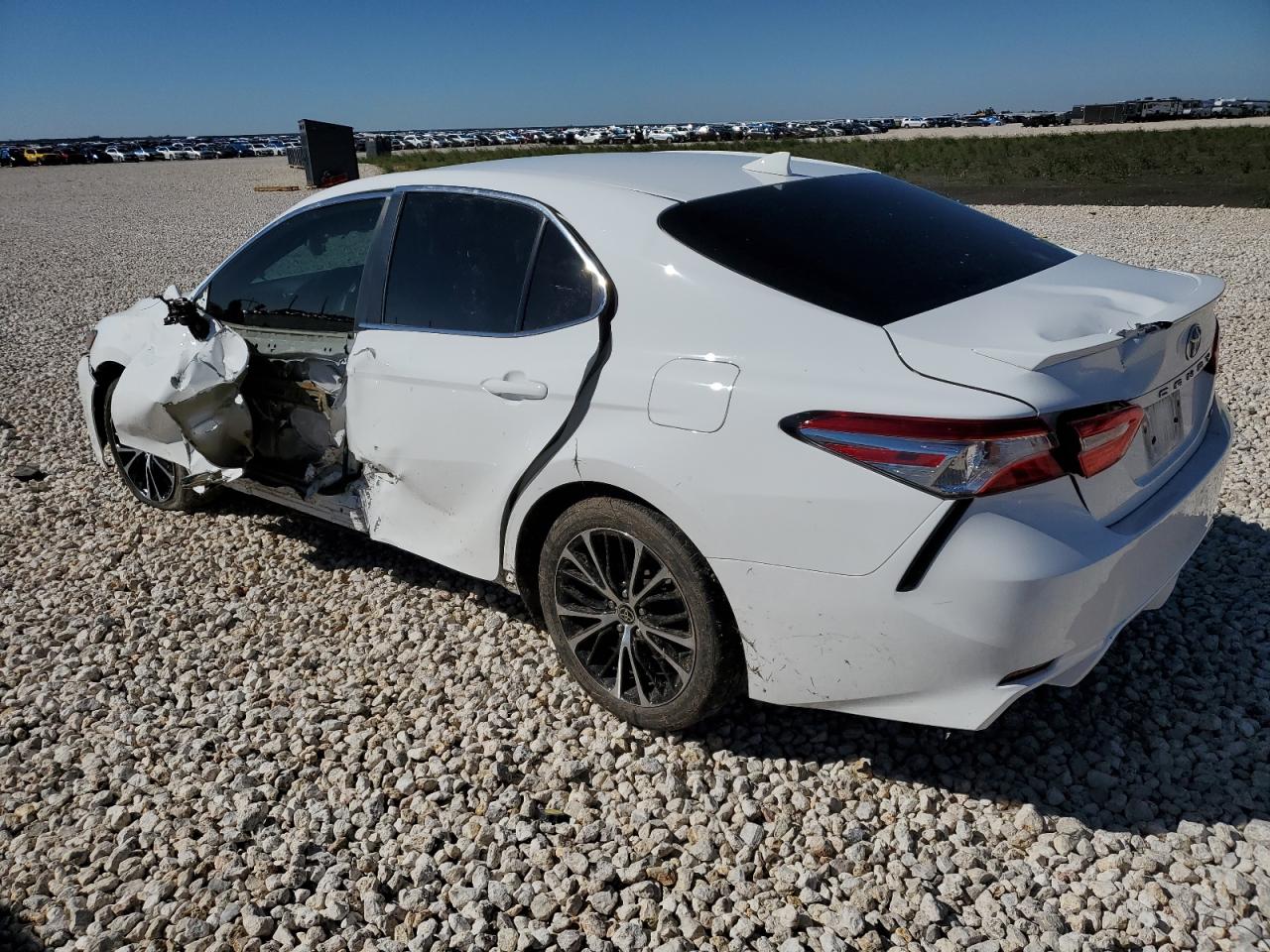 Изображение 2 2020 TOYOTA CAMRY SE 2020 с VIN 4T1G11AK5LU969125