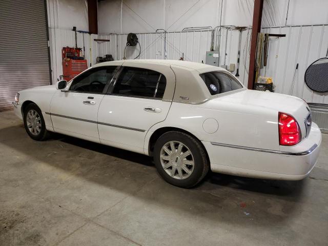Image 2 of 2007 LINCOLN TOWN CAR SIGNATURE LIMITED 2007 with VIN 1LNHM82VX7Y617444