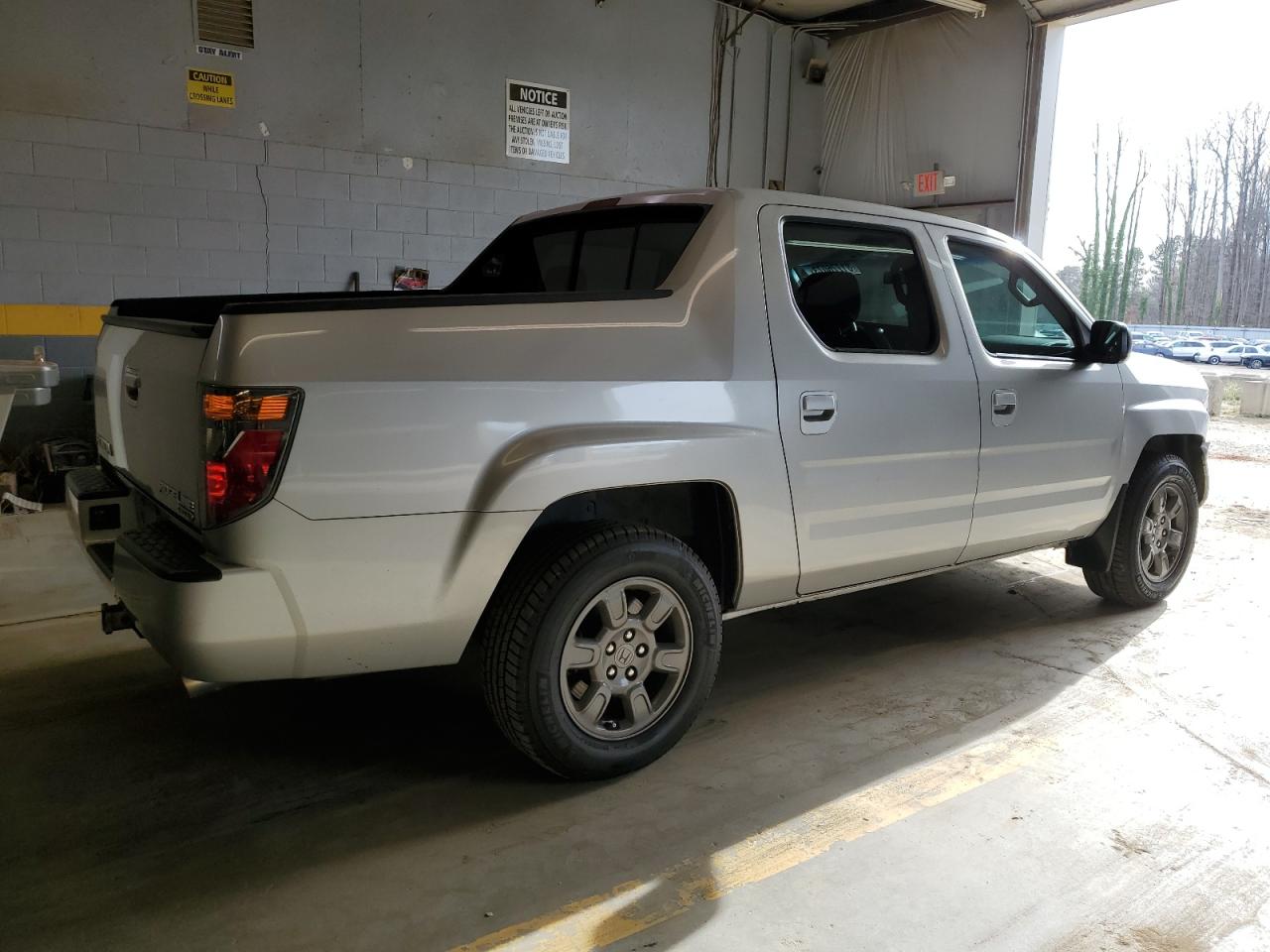 Image 3 of 2008 HONDA RIDGELINE RTX 2008 with VIN 2HJYK163X8H522061