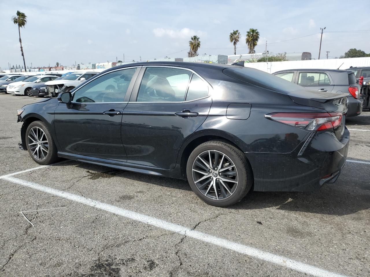 Image 2 of 2022 TOYOTA CAMRY SE 2022 with VIN 4T1G11AK5NU627967