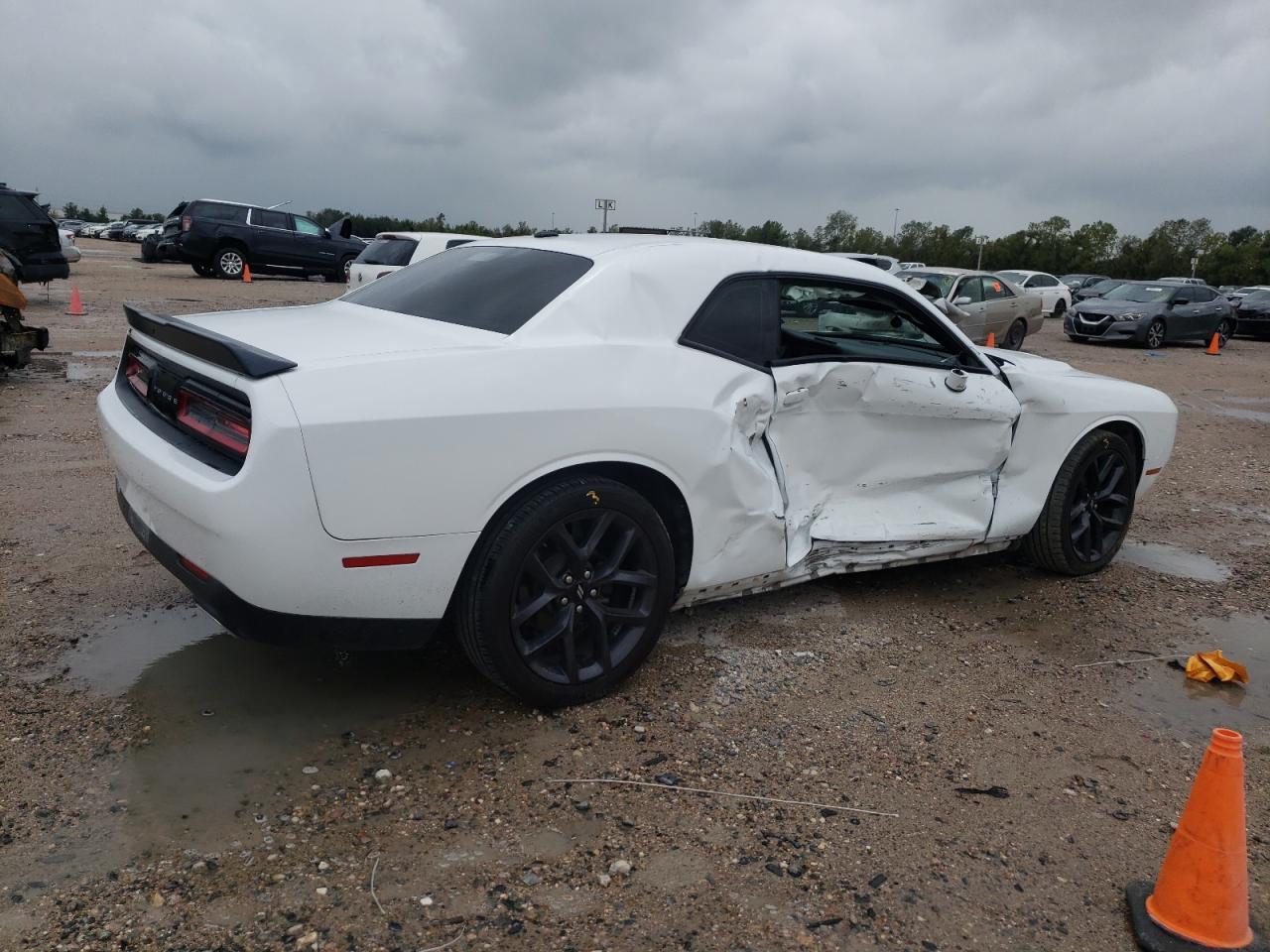 Obraz 3 z 2019 DODGE CHALLENGER SXT 2019 z VIN 2C3CDZAG7KH717046