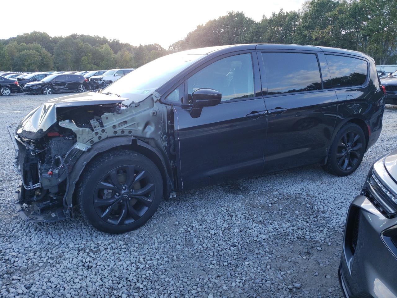 Изображение 1 2020 CHRYSLER PACIFICA TOURING 2020 с VIN 2C4RC1FG0LR150547