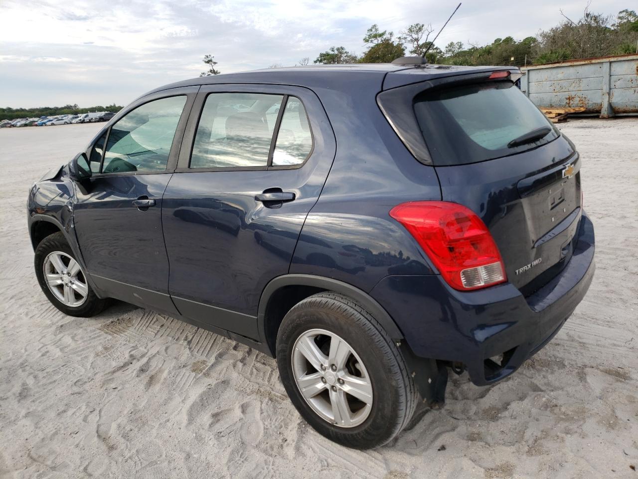 Изображение 2 2019 CHEVROLET TRAX LS 2019 с VIN 3GNCJNSB4KL193322