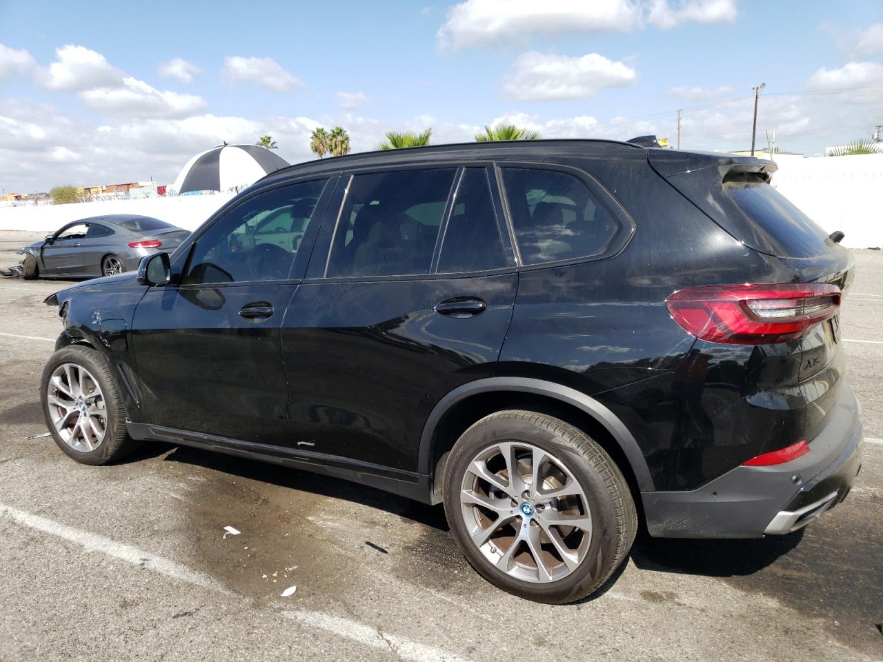Изображение 2 2022 BMW X5 XDRIVE45E 2022 с VIN 5UXTA6C09N9K41968