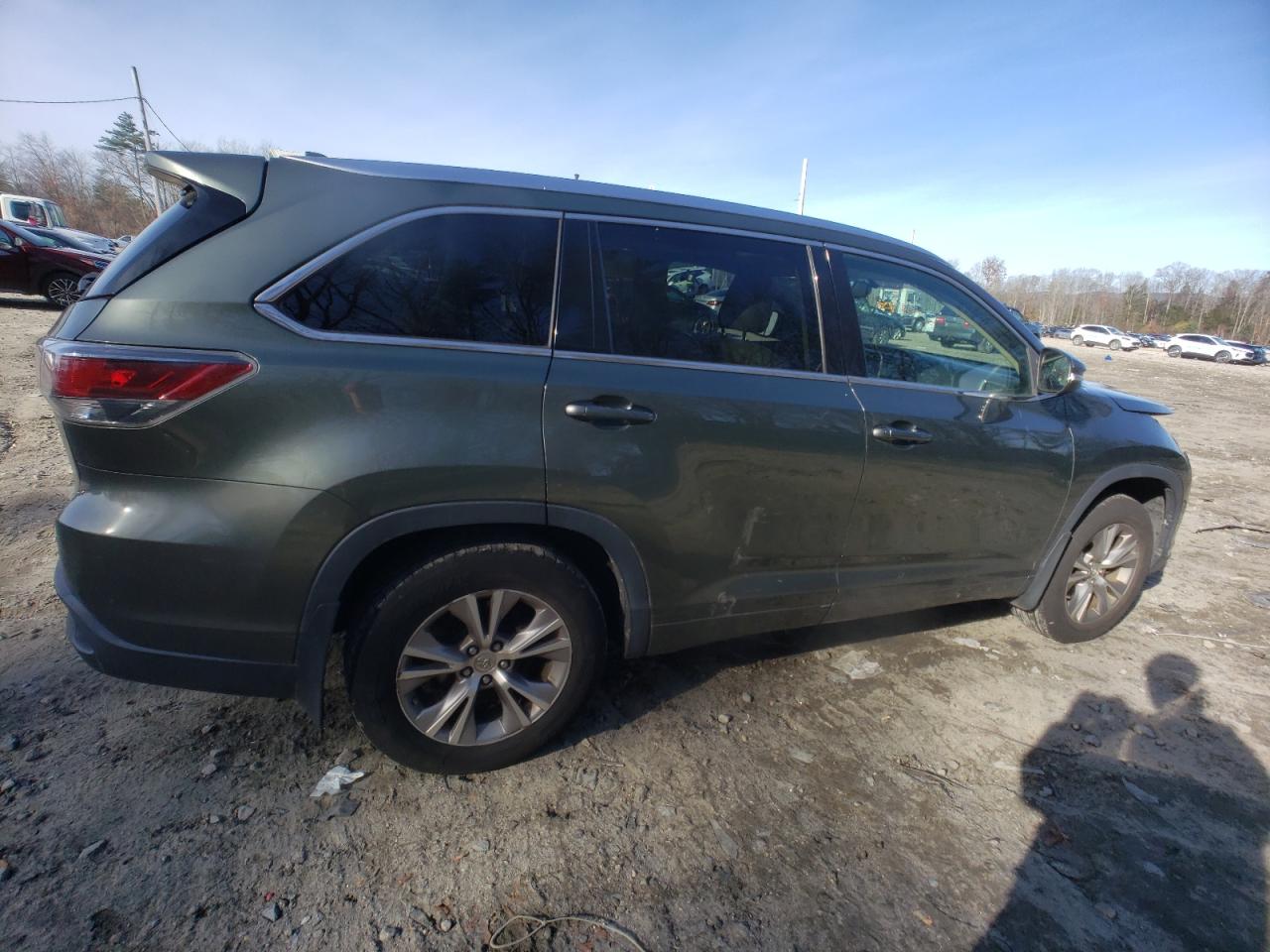 Изображение 3 2015 TOYOTA HIGHLANDER XLE 2015 с VIN 5TDJKRFH1FS126163